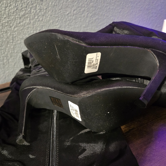 Source Unknown Elegant Black Over-the-Knee Boots - Picture 2 of 5